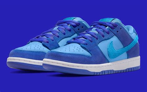 nike sb blauw|Nike SB dunks low.